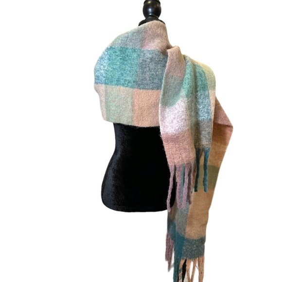 Unbranded Scarf Womens Large Rectangle Green Tan Fringe Plaid Block Check Soft - Picture 3 of 9